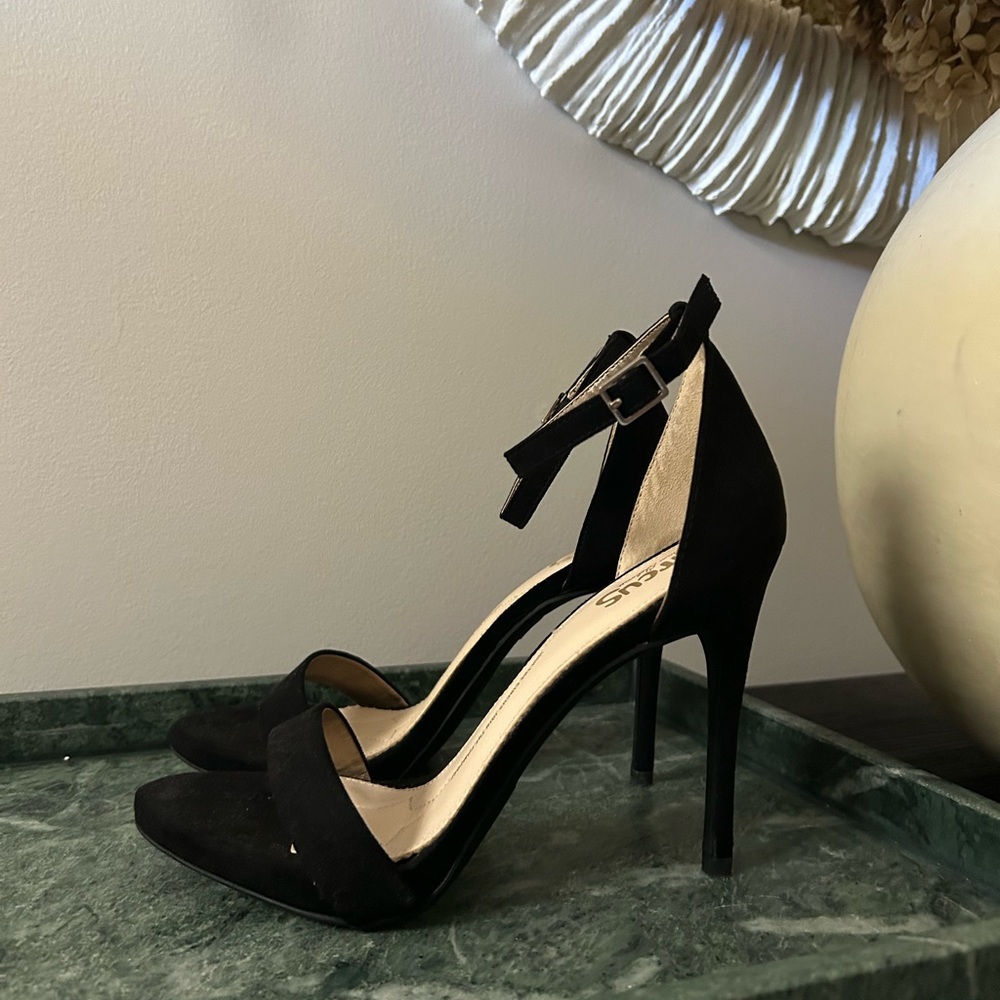 Circus by Sam Edelman Black Heels with Ankle Strap
